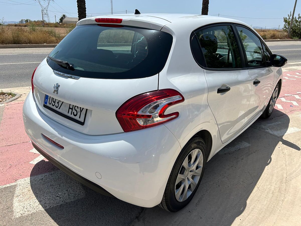 PEUGEOT 208 ACTIVE 1.4 HDI MANUAL SPANISH LHD IN SPAIN 142000 MILES SUPERB 2013